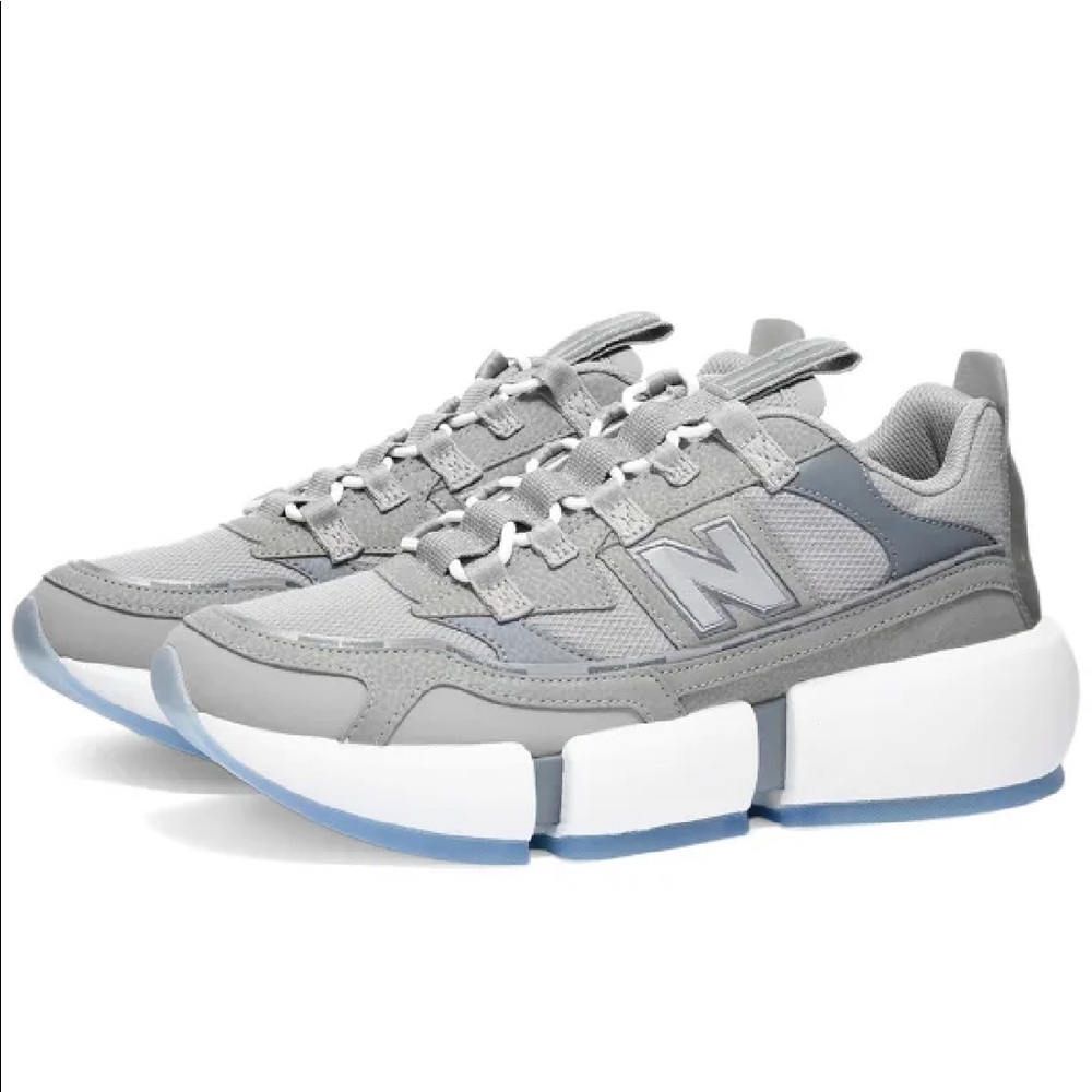 NEW BALANCE X JADEN SMITH VISION RACER
GREY